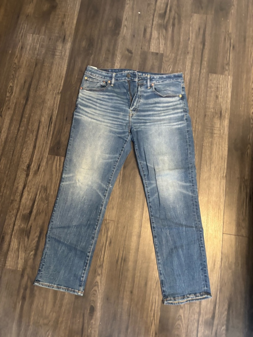 American Eagle Outfitters Men's Faded Blue Straight Jeans